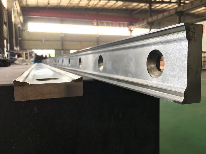Long knife for rubber tire
